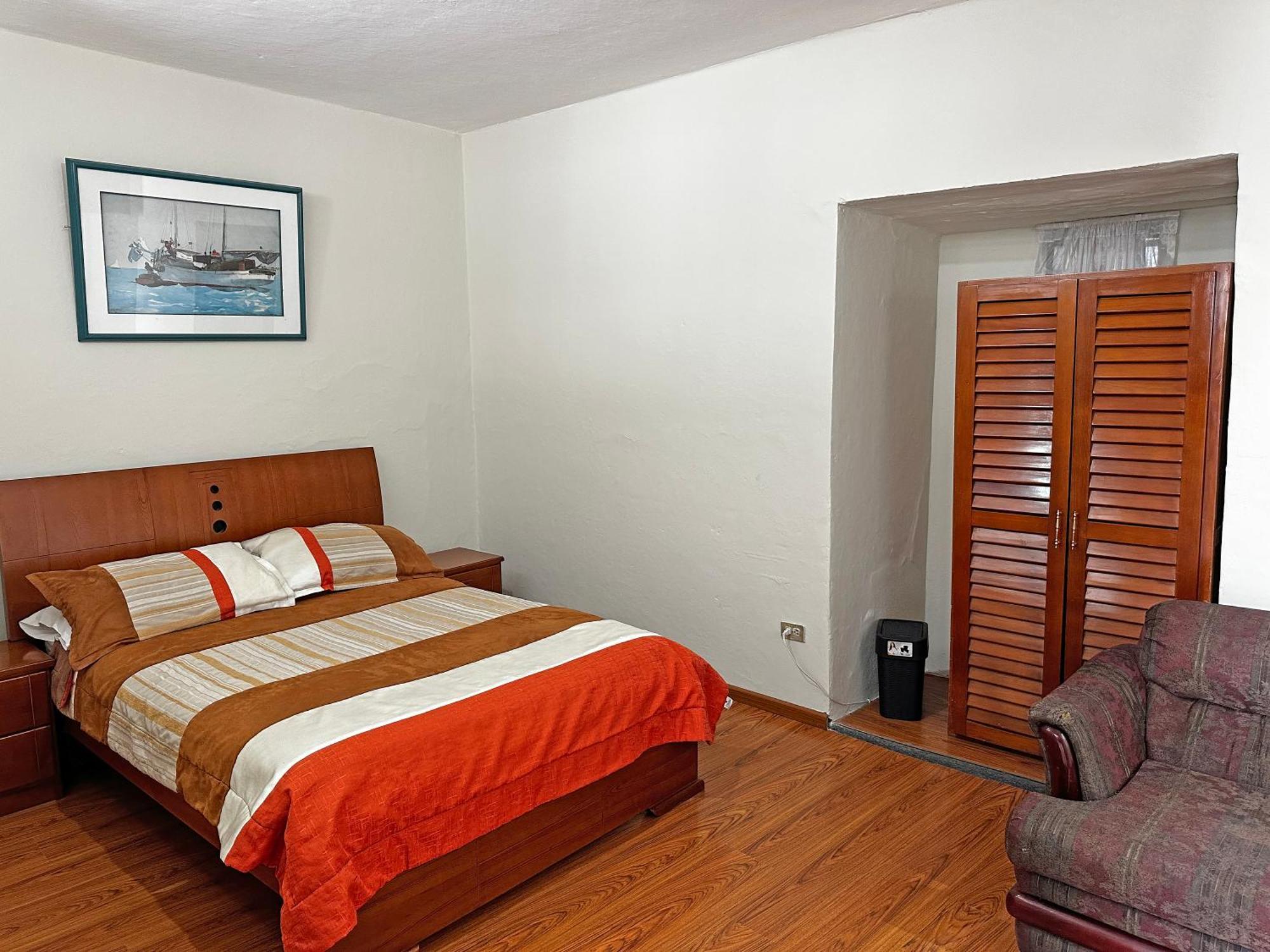 Hostal Latina Cuenca Exterior photo