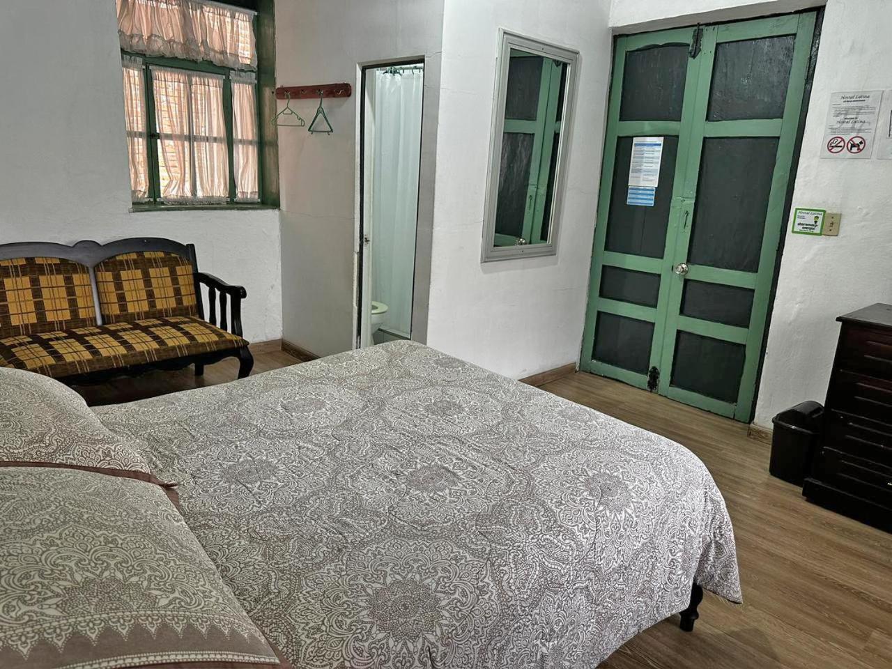 Hostal Latina Cuenca Exterior photo